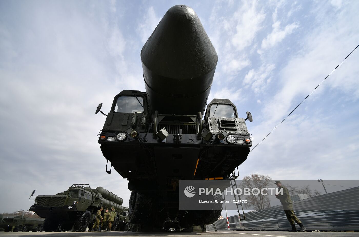 Подготовка военной техники, участвующей в Параде Победы