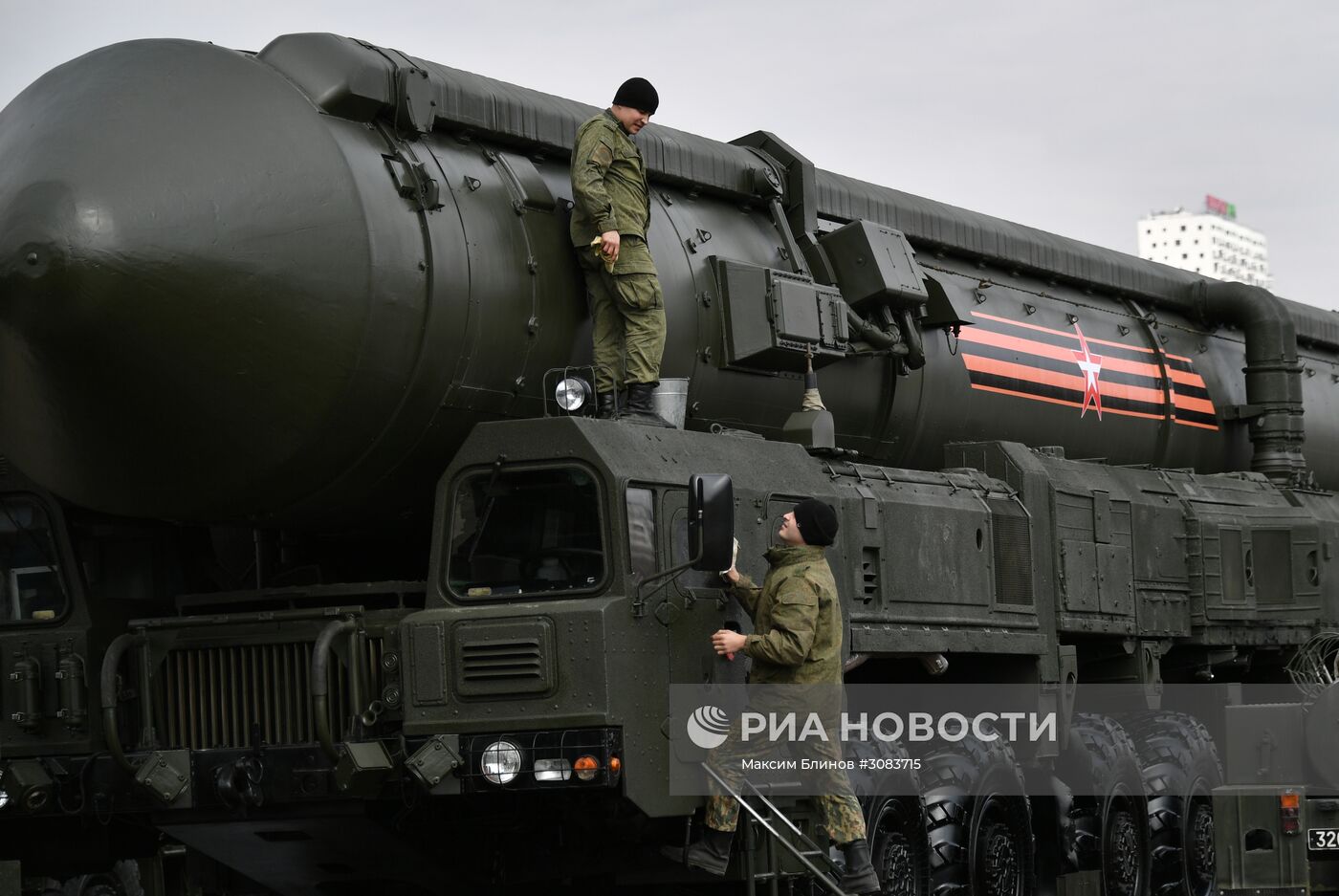 Подготовка военной техники, участвующей в Параде Победы