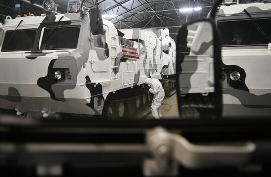 Подготовка военной техники, участвующей в Параде Победы