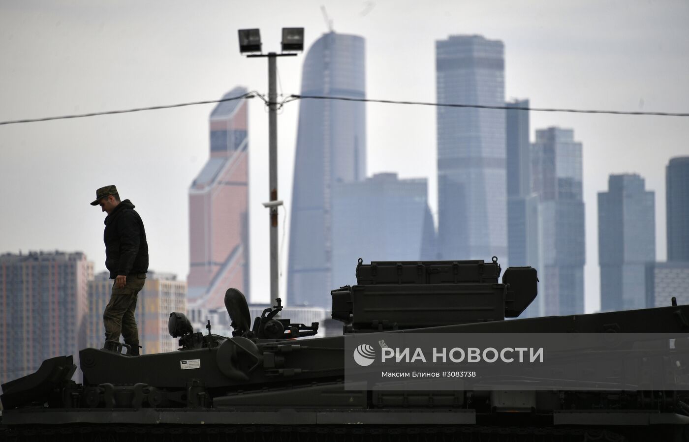 Подготовка военной техники, участвующей в Параде Победы