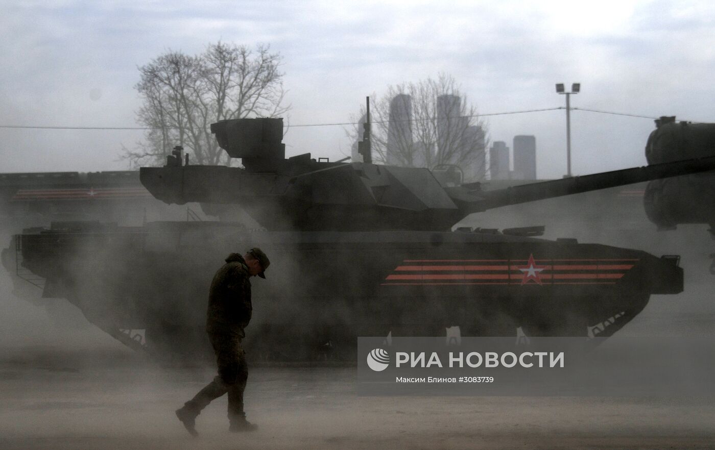 Подготовка военной техники, участвующей в Параде Победы