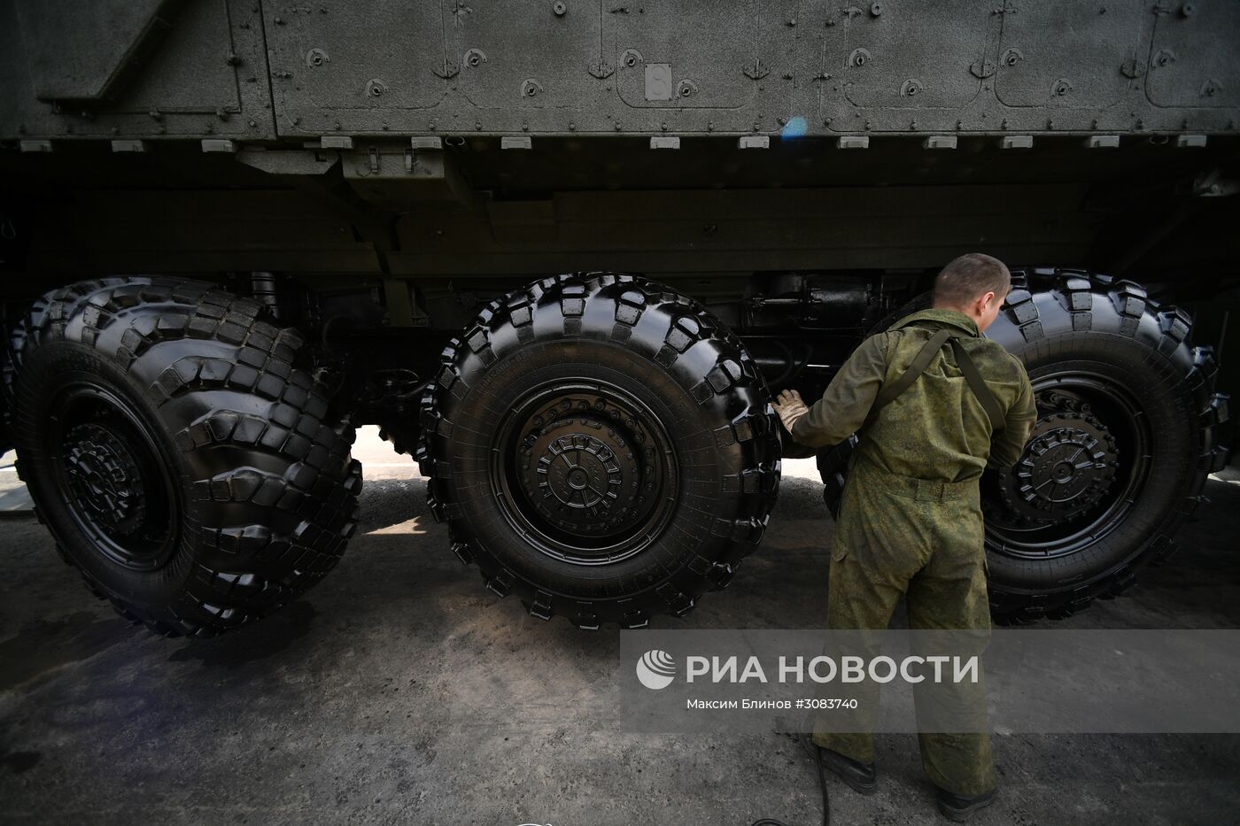 Подготовка военной техники, участвующей в Параде Победы