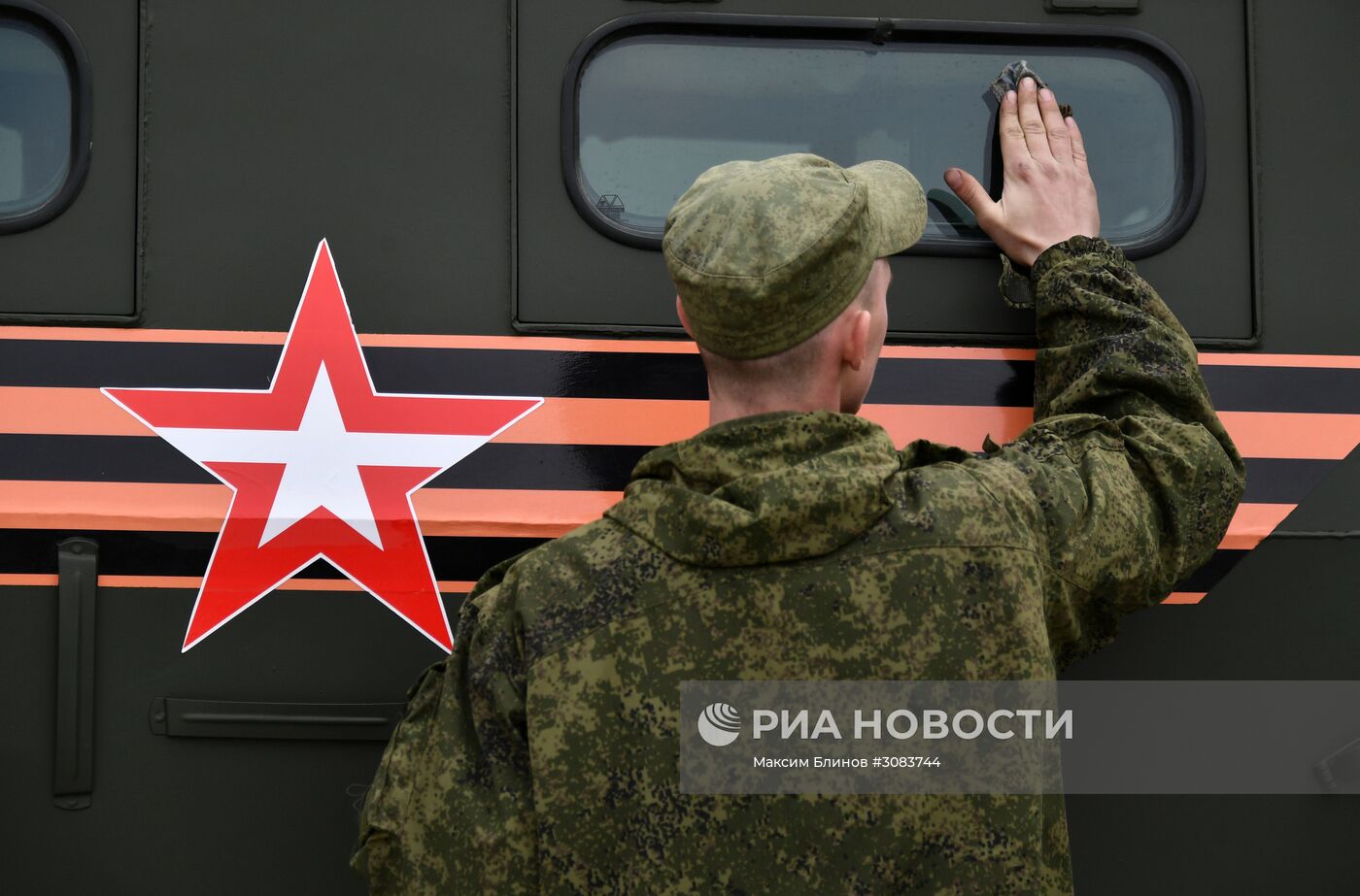 Подготовка военной техники, участвующей в Параде Победы