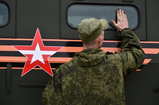 Подготовка военной техники, участвующей в Параде Победы