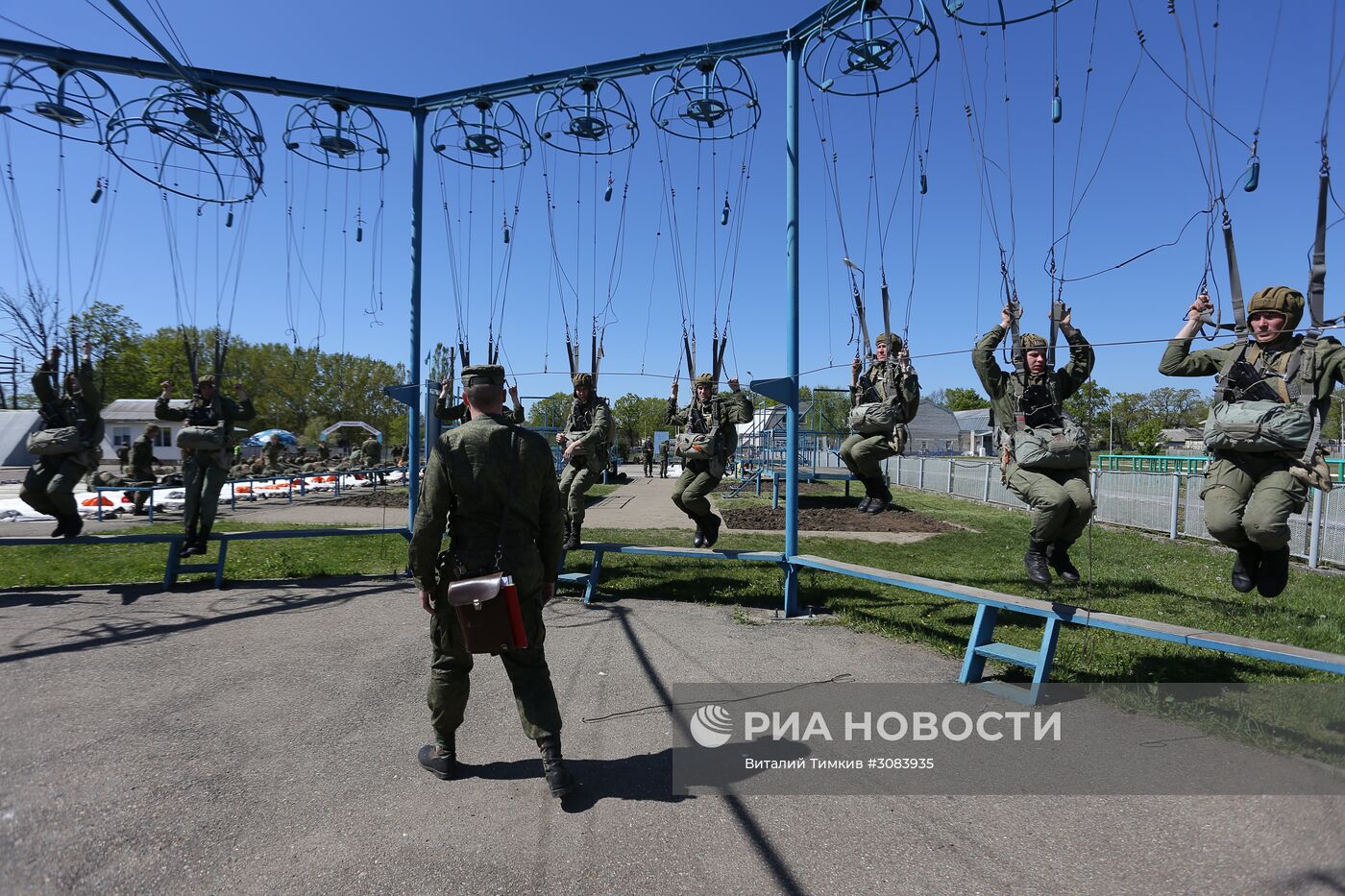 Отработка десантирования с вертолетов Ми-8АМТШ "Терминатор" в Краснодарском крае