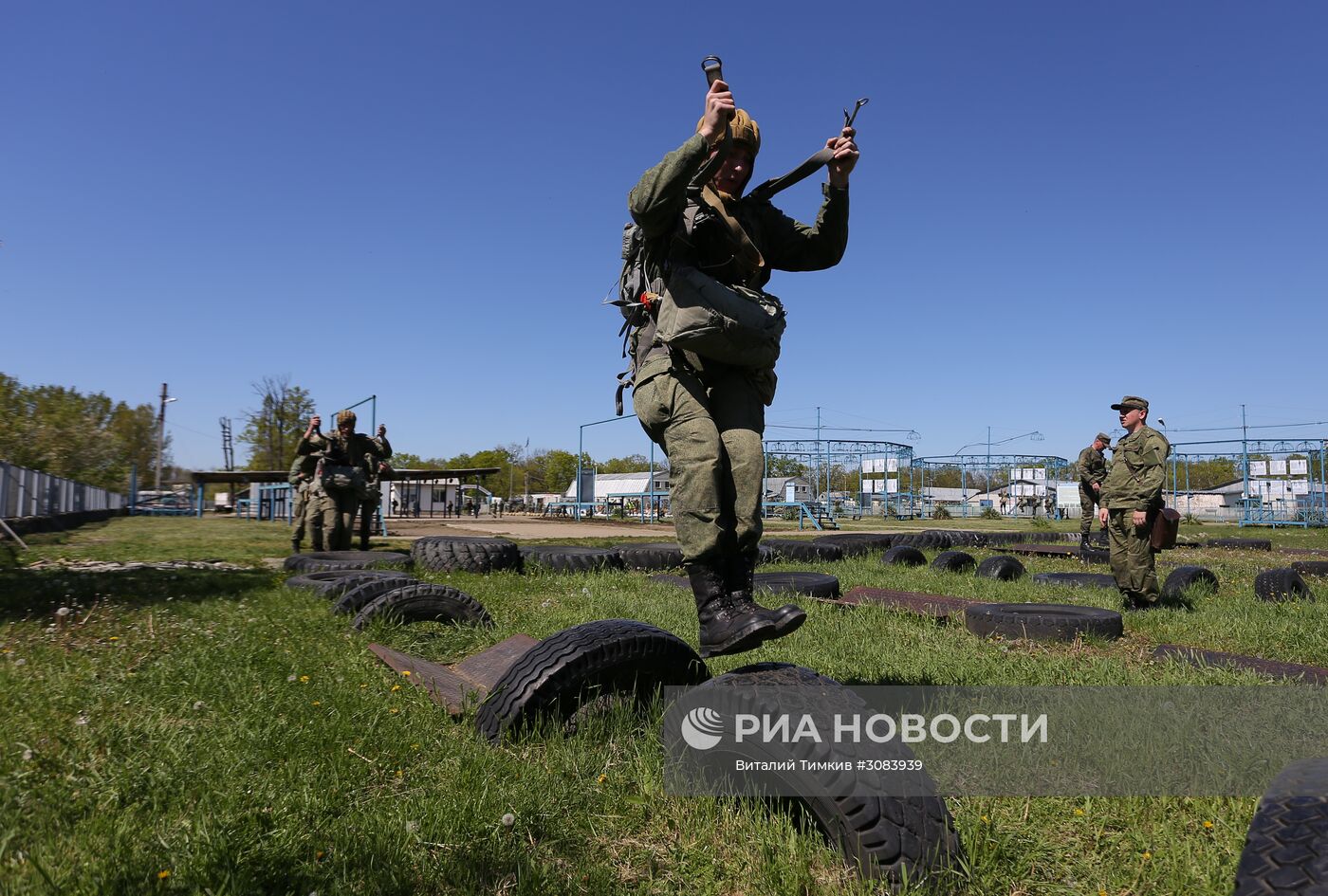 Отработка десантирования с вертолетов Ми-8АМТШ "Терминатор" в Краснодарском крае