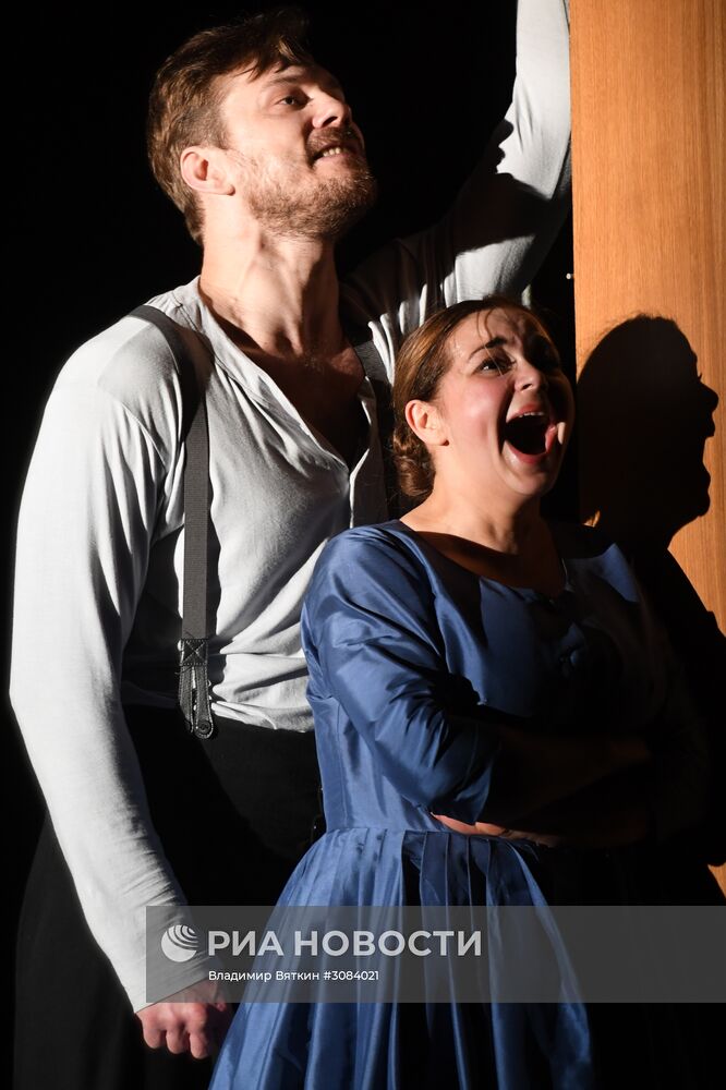 Показ спектакля "Катерина Ильвовна" в театре Табакова