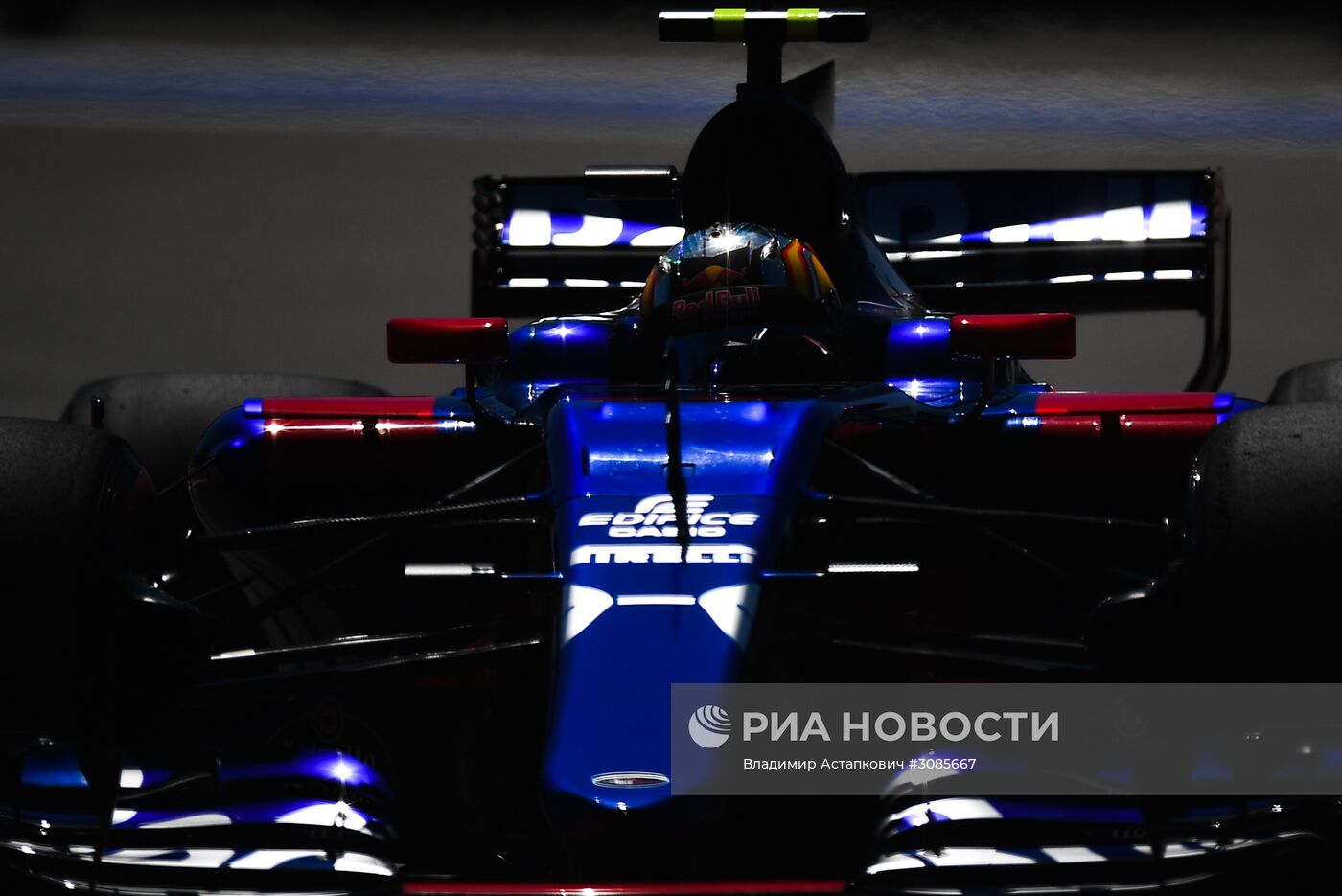 Автоспорт. Формула -1. Гран-при России. Свободные заезды. Первая сессия