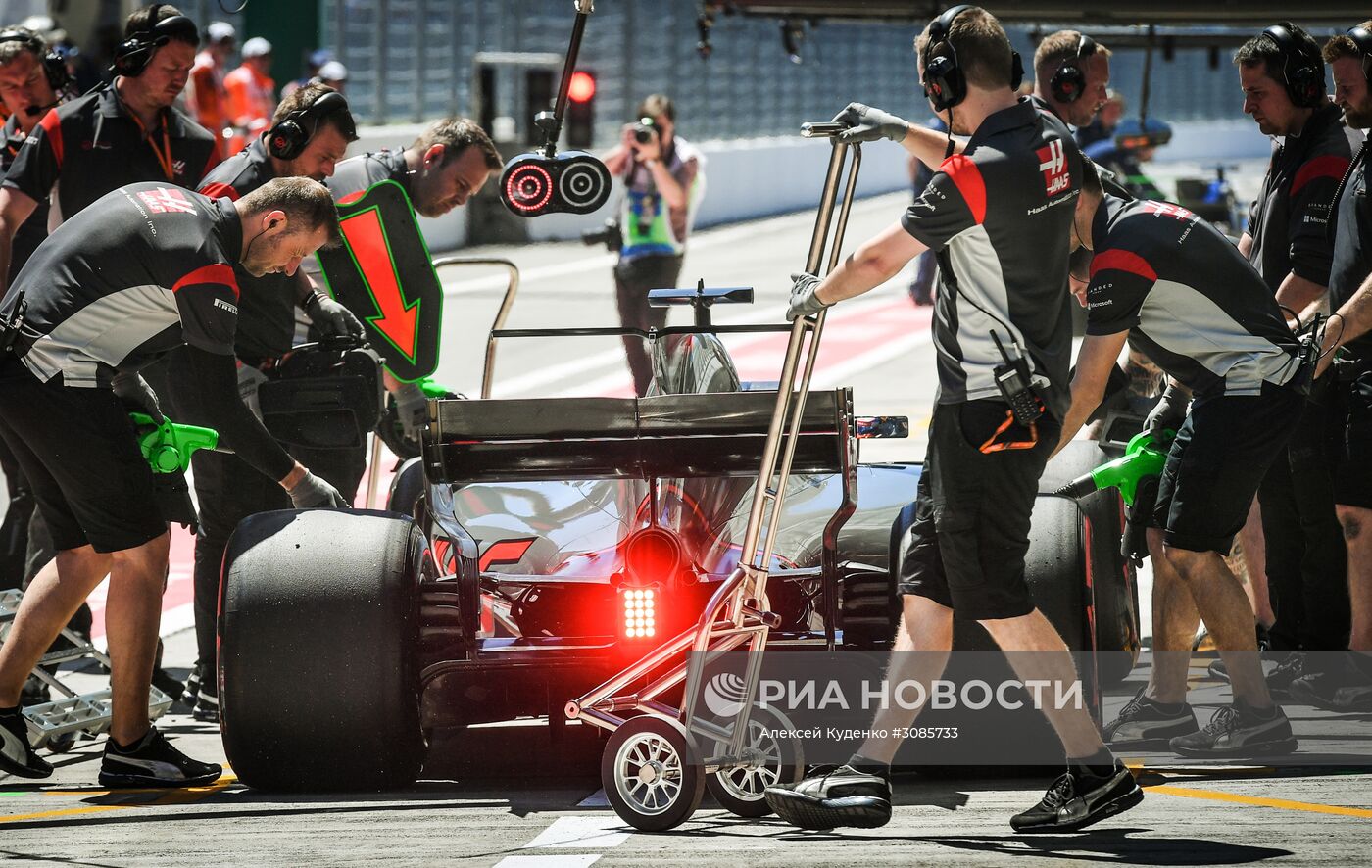 Автоспорт. Формула-1. Гран-при России. Свободные заезды. Первая сессия