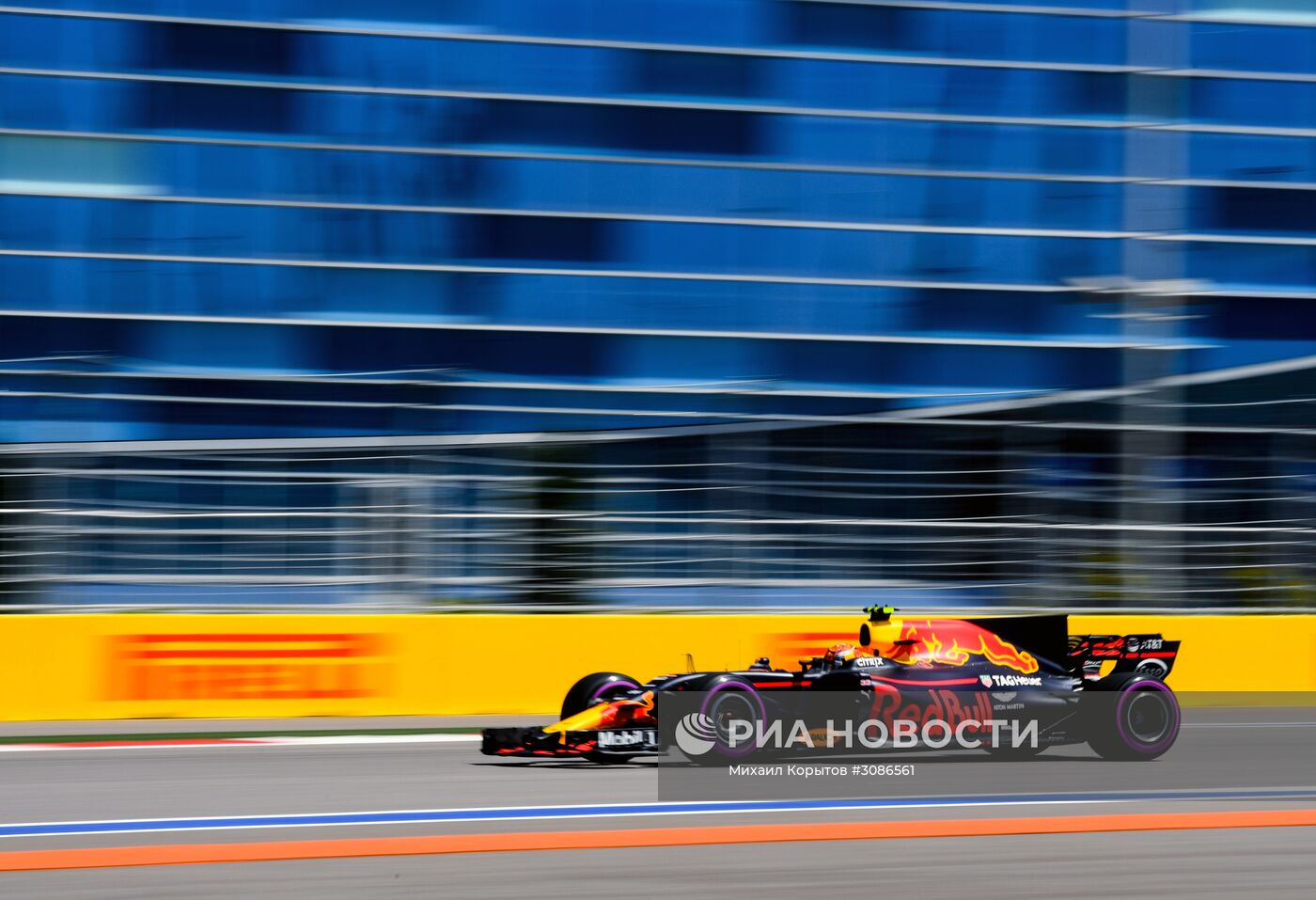 Автоспорт. Формула-1. Гран-при России. Свободные заезды. Третья сессия