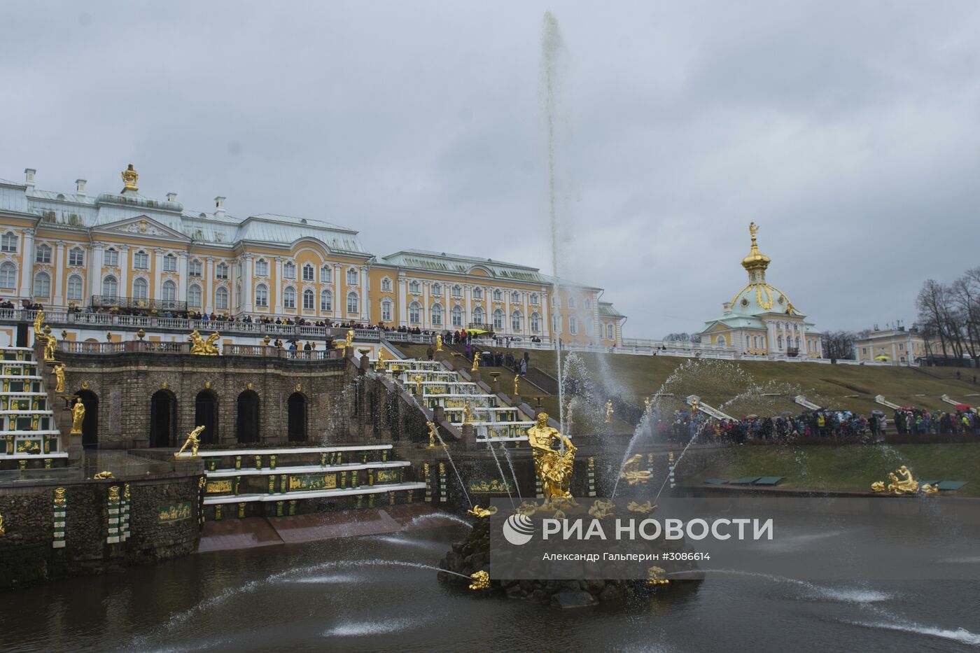 Открытие фонтанов в Петергофе