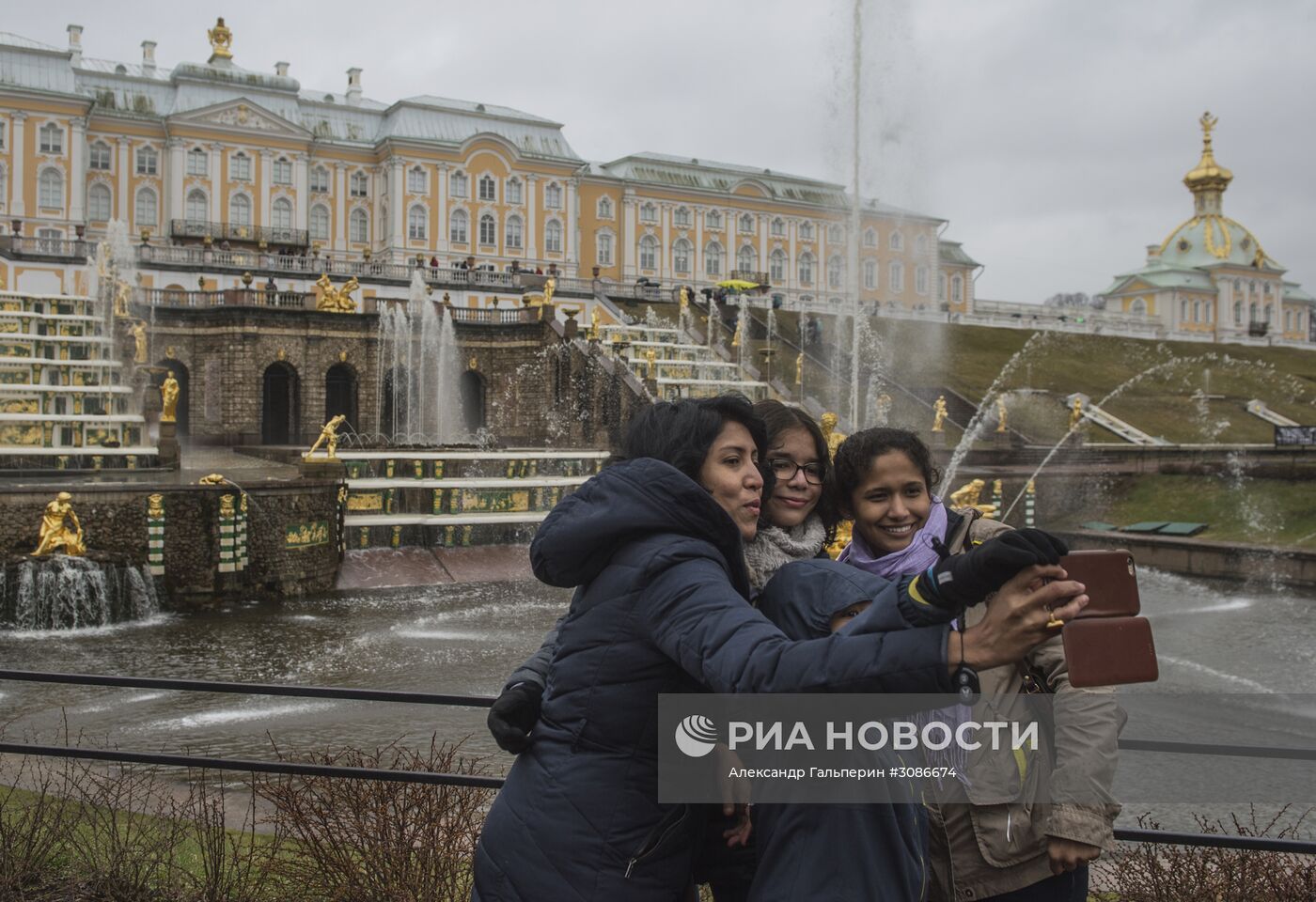 Открытие фонтанов в Петергофе