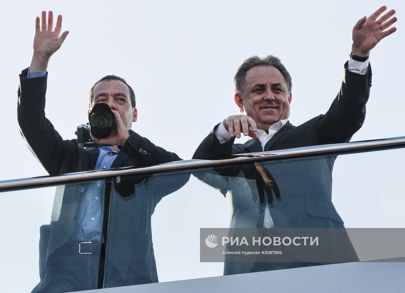Премьер-министр РФ Д. Медведев посетил гонки российского этапа чемпионата мира "Формулы-1" в Сочи