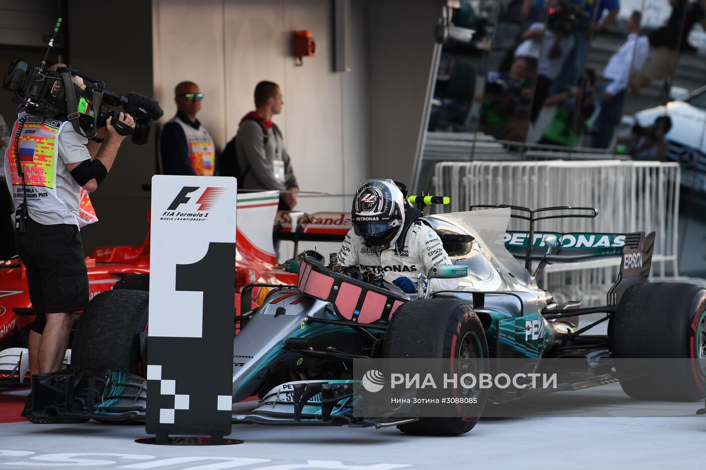 Автоспорт. Формула-1. Гран-при России. Гонка