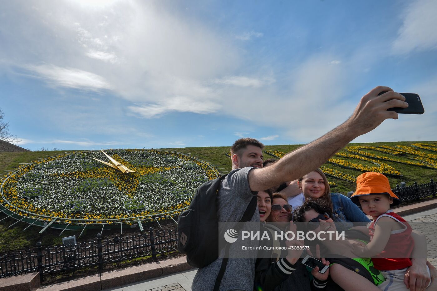 Цветочные часы на Поклонной горе