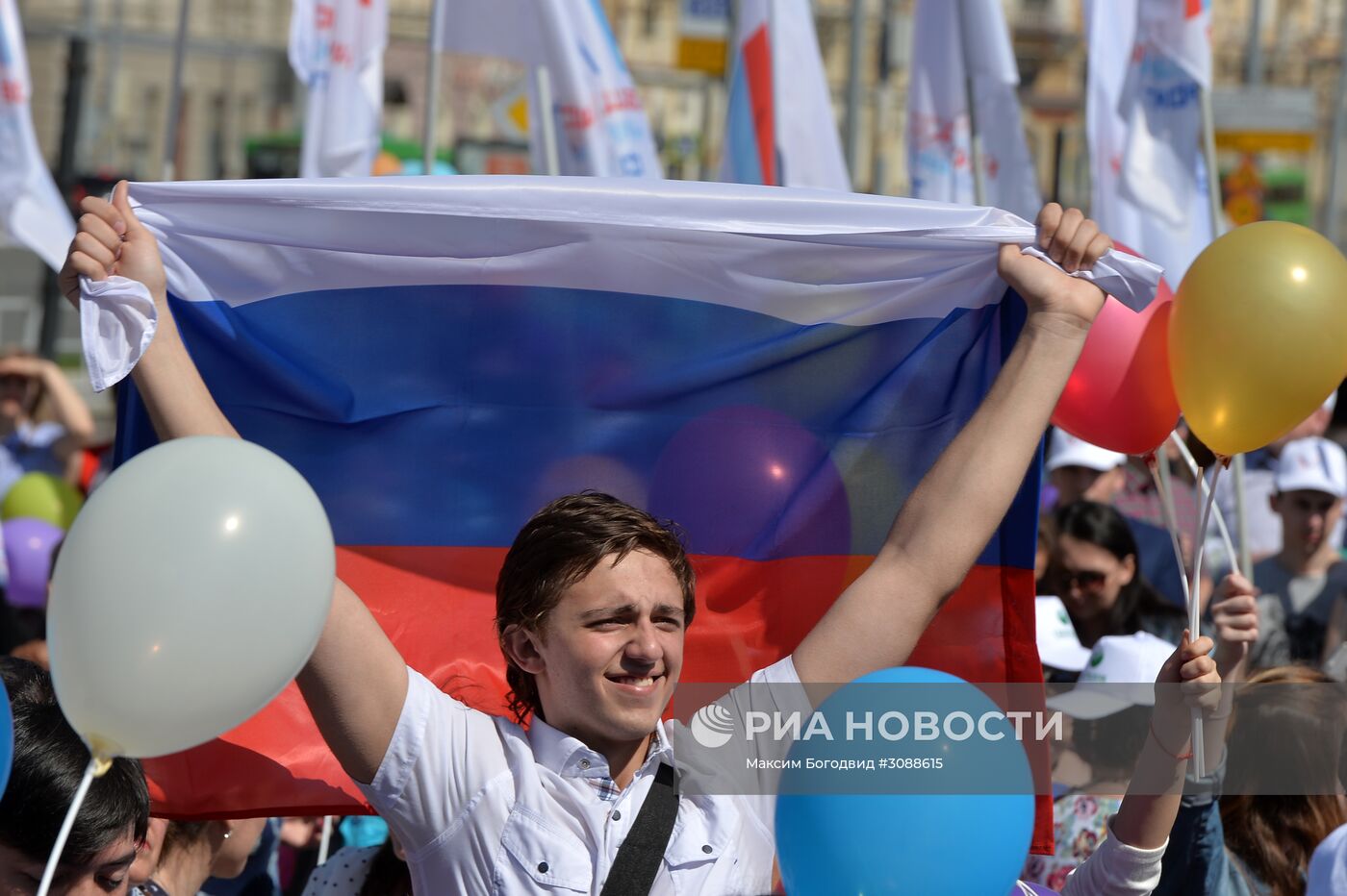 Первомайские демонстрации в городах России