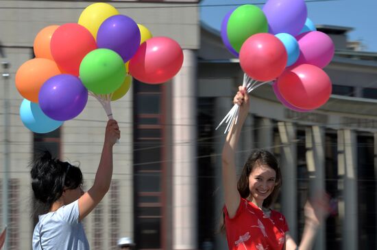 Первомайские демонстрации в городах России