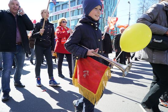 Первомайские демонстрации в городах России