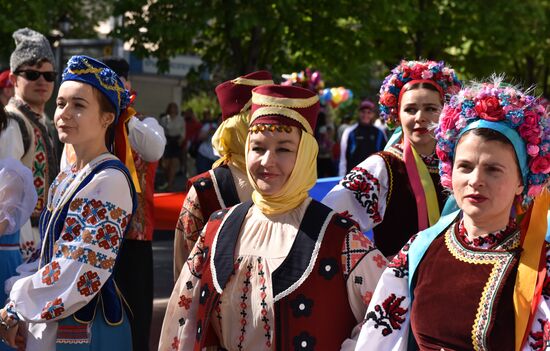 Первомайские демонстрации в городах России