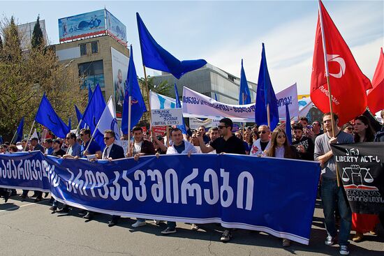 Мероприятия в День международной солидарности трудящихся за рубежом