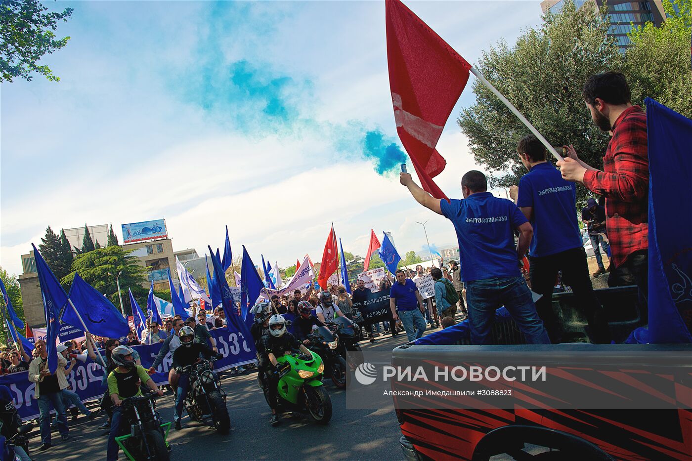 Мероприятия в День международной солидарности трудящихся за рубежом