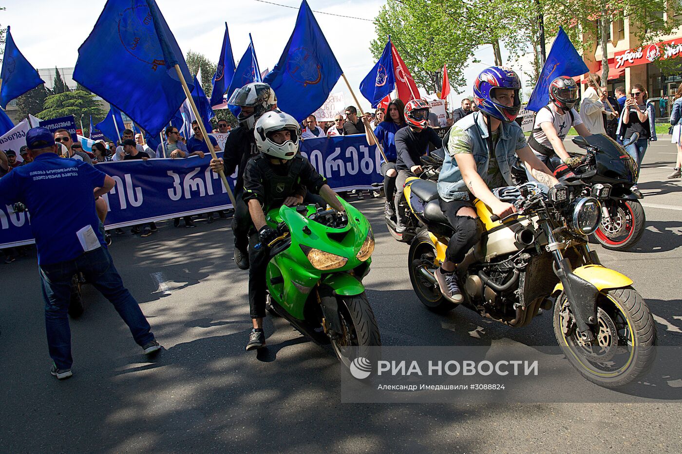 Мероприятия в День международной солидарности трудящихся за рубежом