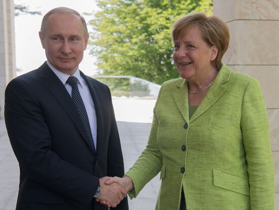 Переговоры президента РФ В. Путина с федеральным канцлером ФРГ А. Меркель
