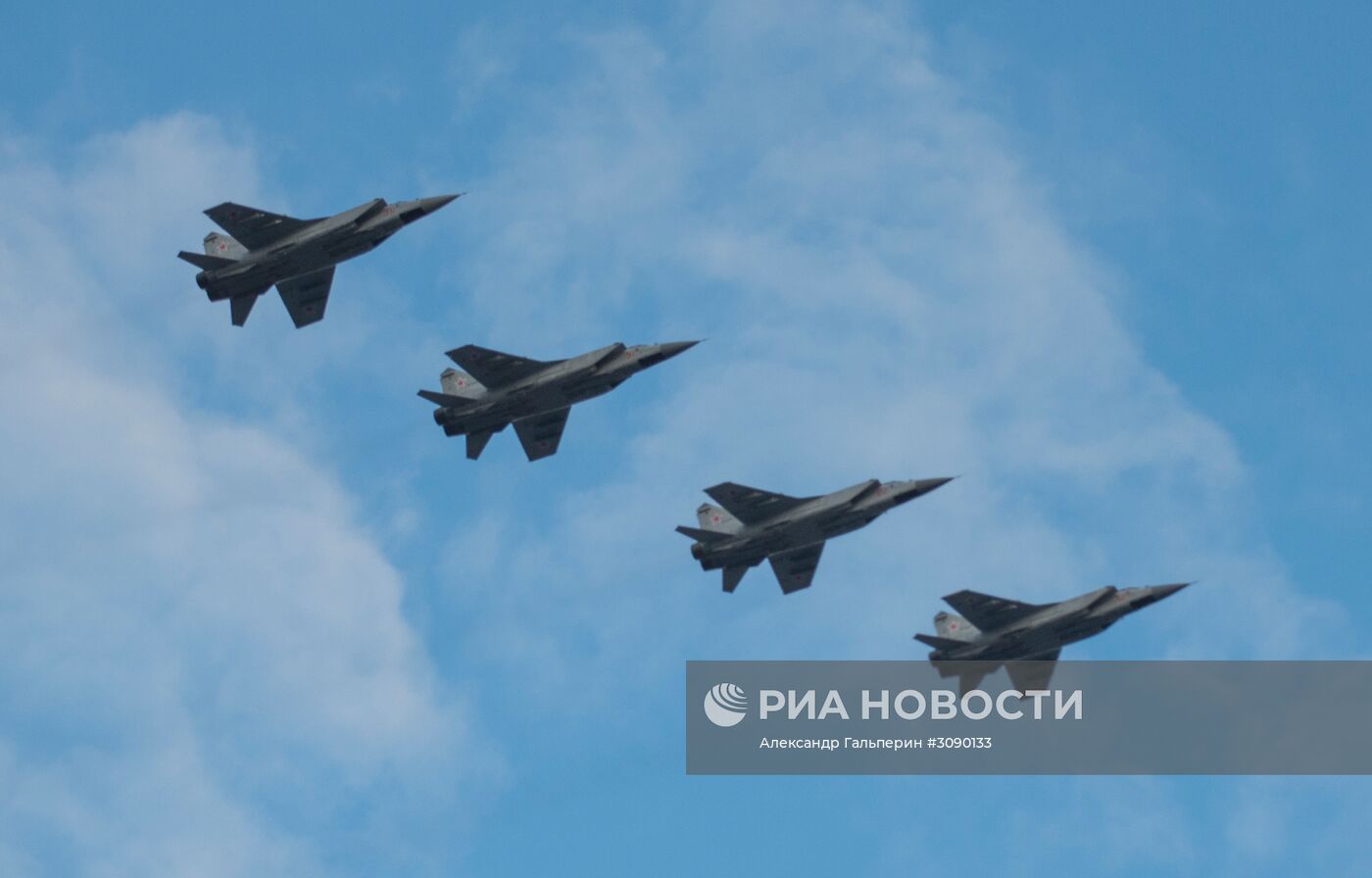 Тренировка воздушной части парада Победы в Санкт-Петербурге