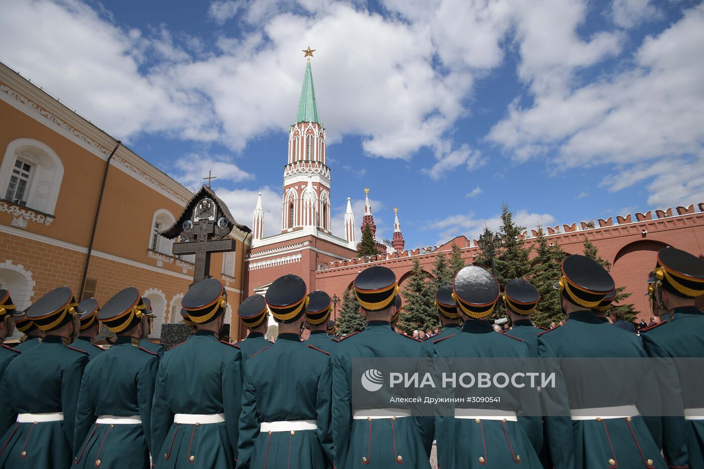 Церемония открытия креста в память о великом князе Сергее Александровиче в Кремле