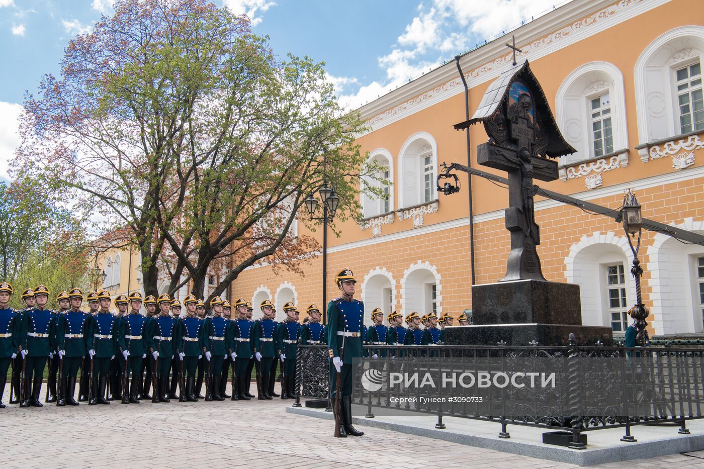 Церемония открытия креста в память о великом князе Сергее Александровиче в Кремле