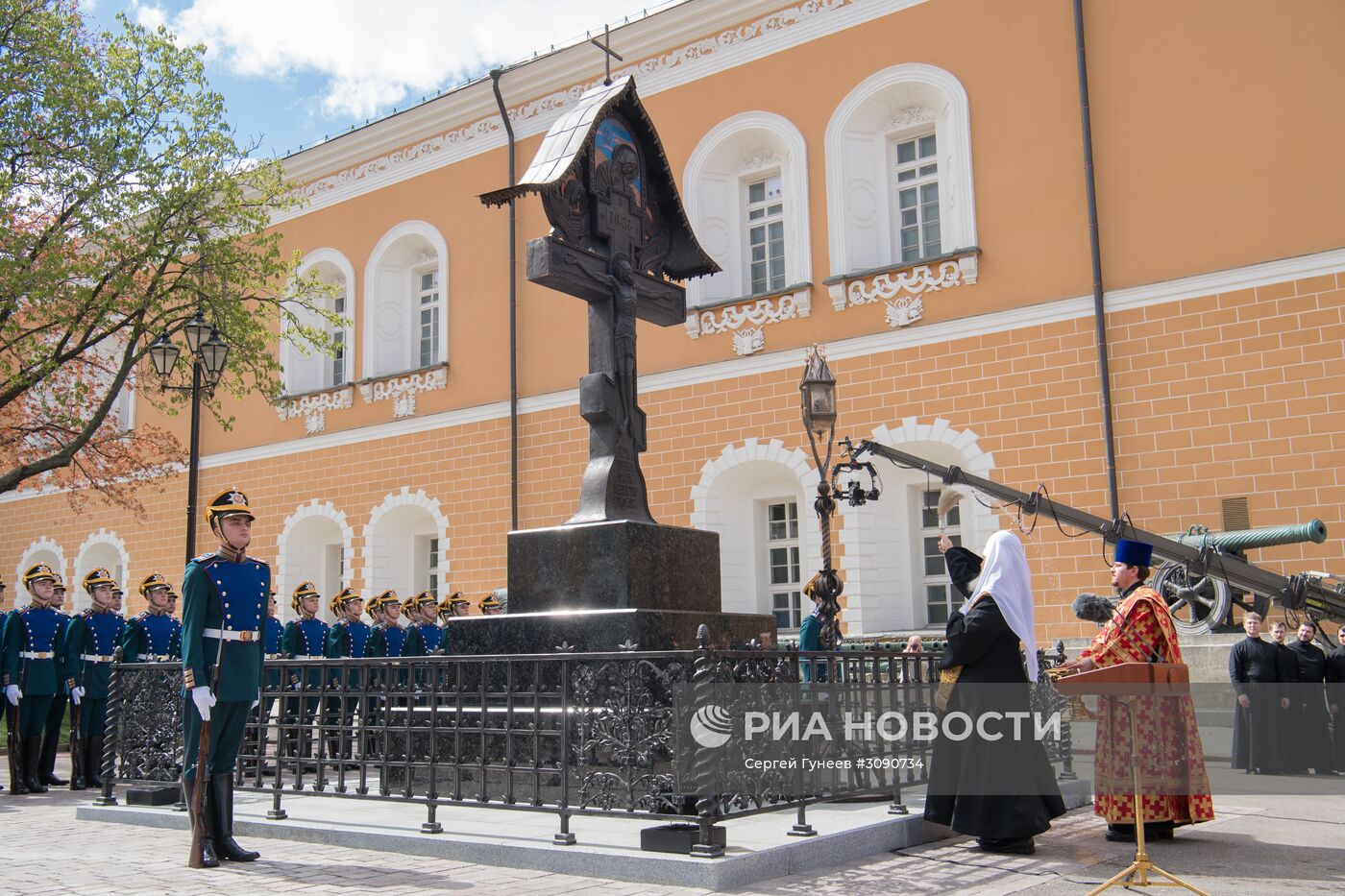 Церемония открытия креста в память о великом князе Сергее Александровиче в Кремле