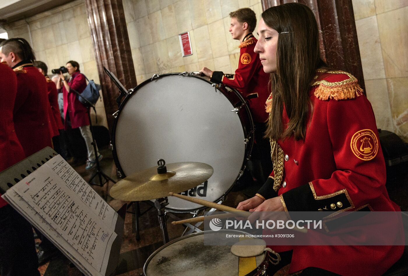 Музыкальные выступления в преддверии Дня Победы в московском метро