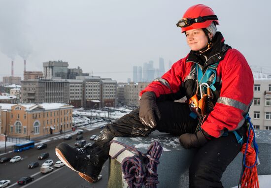 "Неженская" профессия. Промышленный альпинист Кристина Мельникова