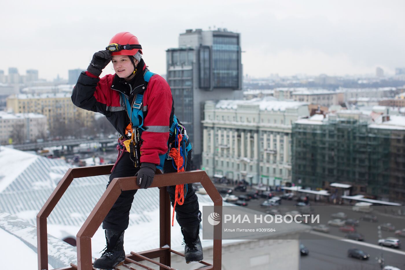 "Неженская" профессия. Промышленный альпинист Кристина Мельникова