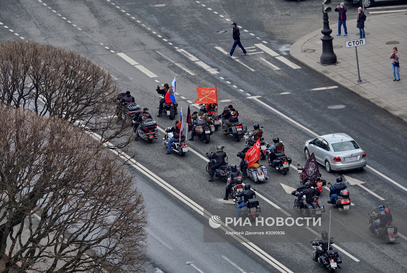 "Ночные Волки" освятили мотоциклы возле Исаакиевского собора в Санкт-Петербурге