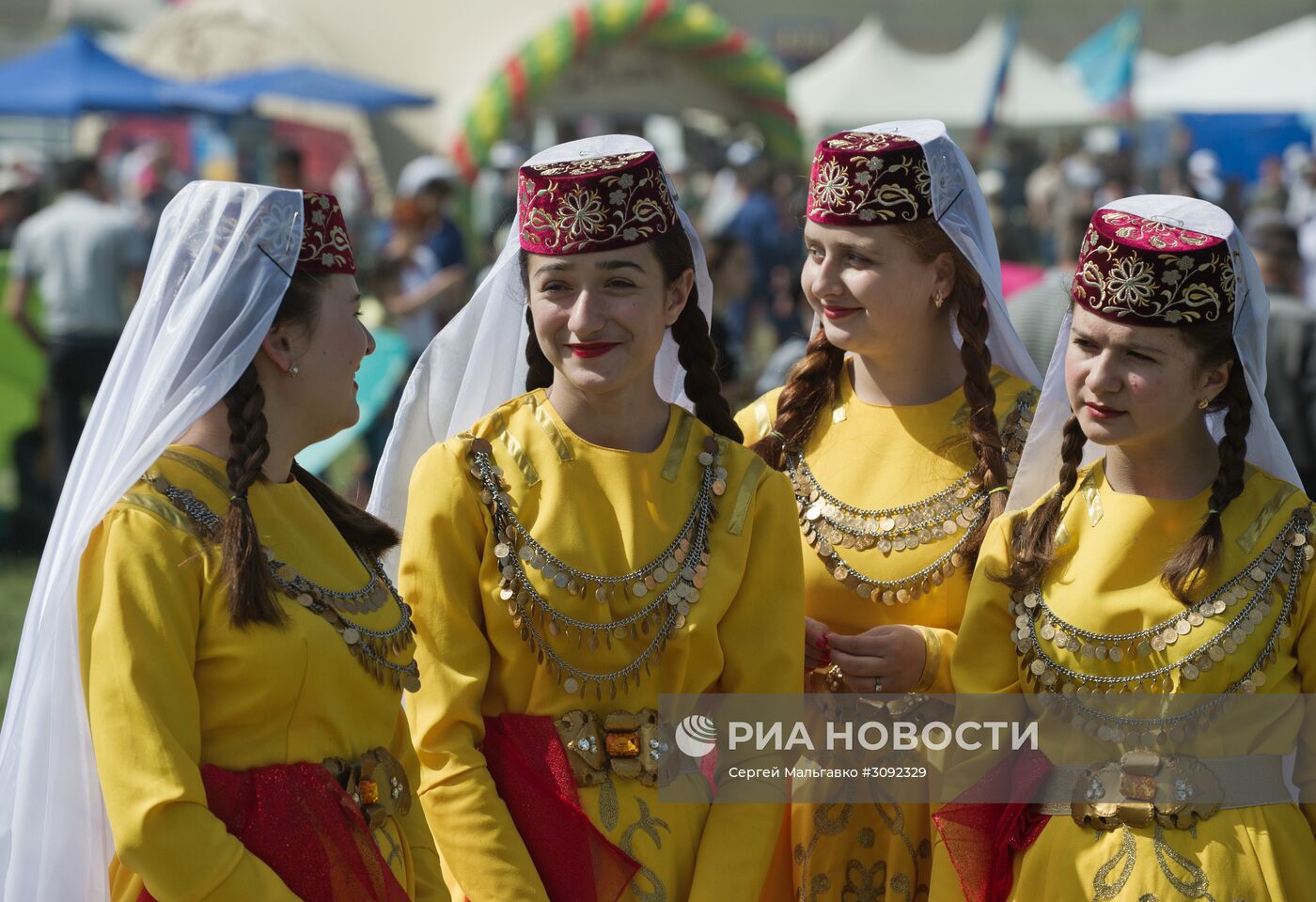 В Крыму испекли самый большой в мире чебурек