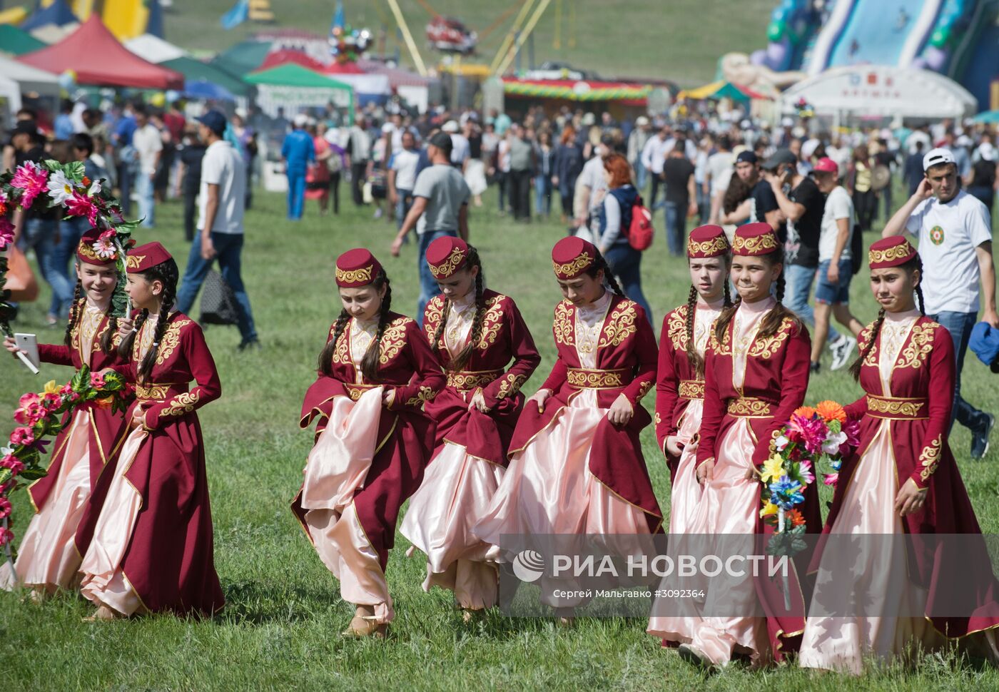 В Крыму испекли самый большой в мире чебурек