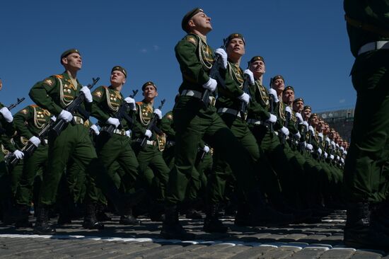 Генеральная репетиция военного парада, посвящённого 72-й годовщине Победы в ВОВ