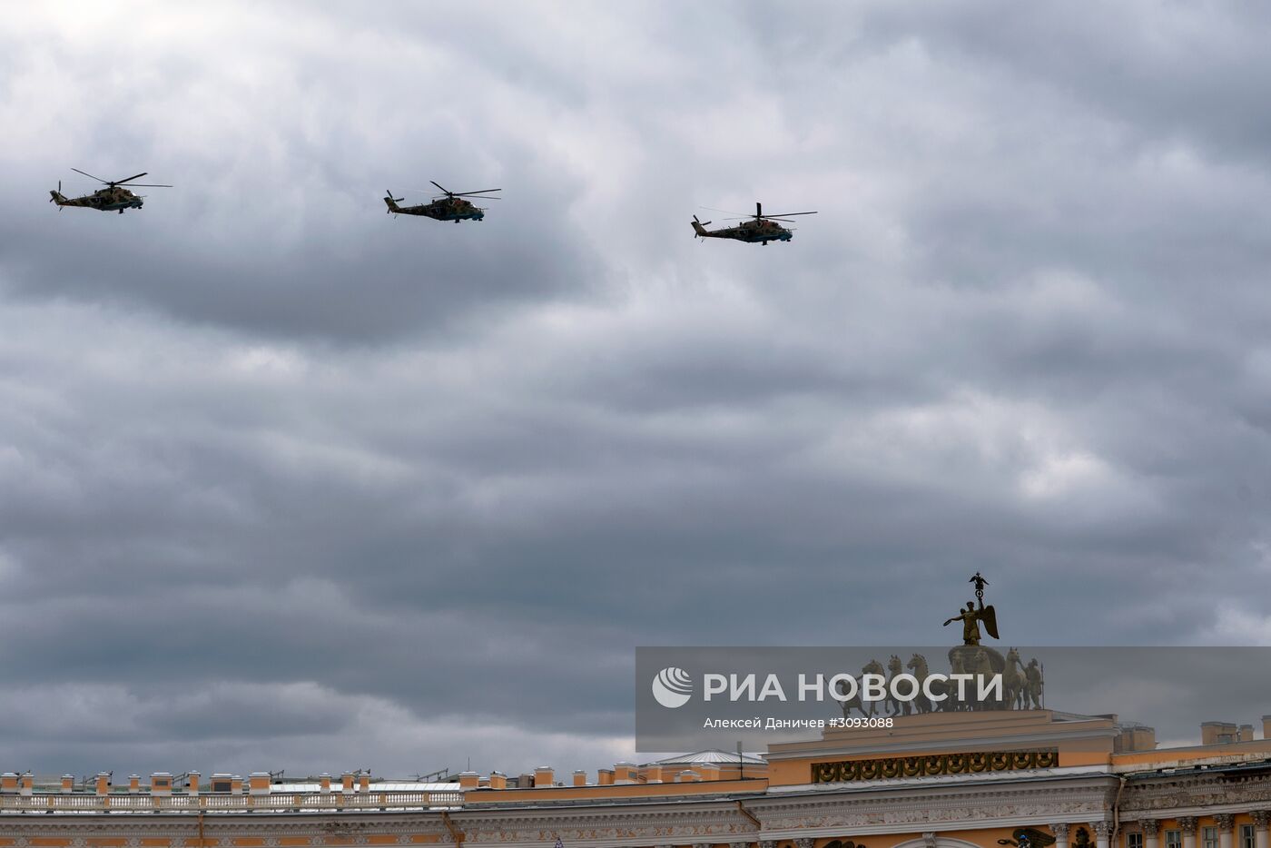 Генеральная репетиция парада Победы в Санкт-Петербурге