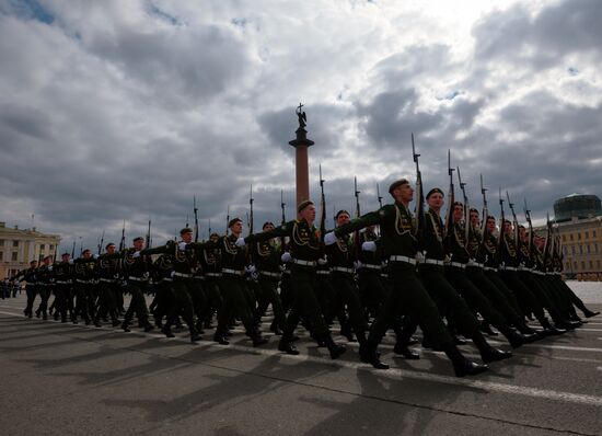 Генеральная репетиция парада Победы в Санкт-Петербурге