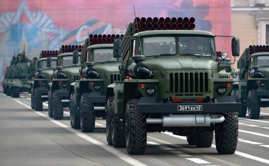 Генеральная репетиция парада Победы в Санкт-Петербурге