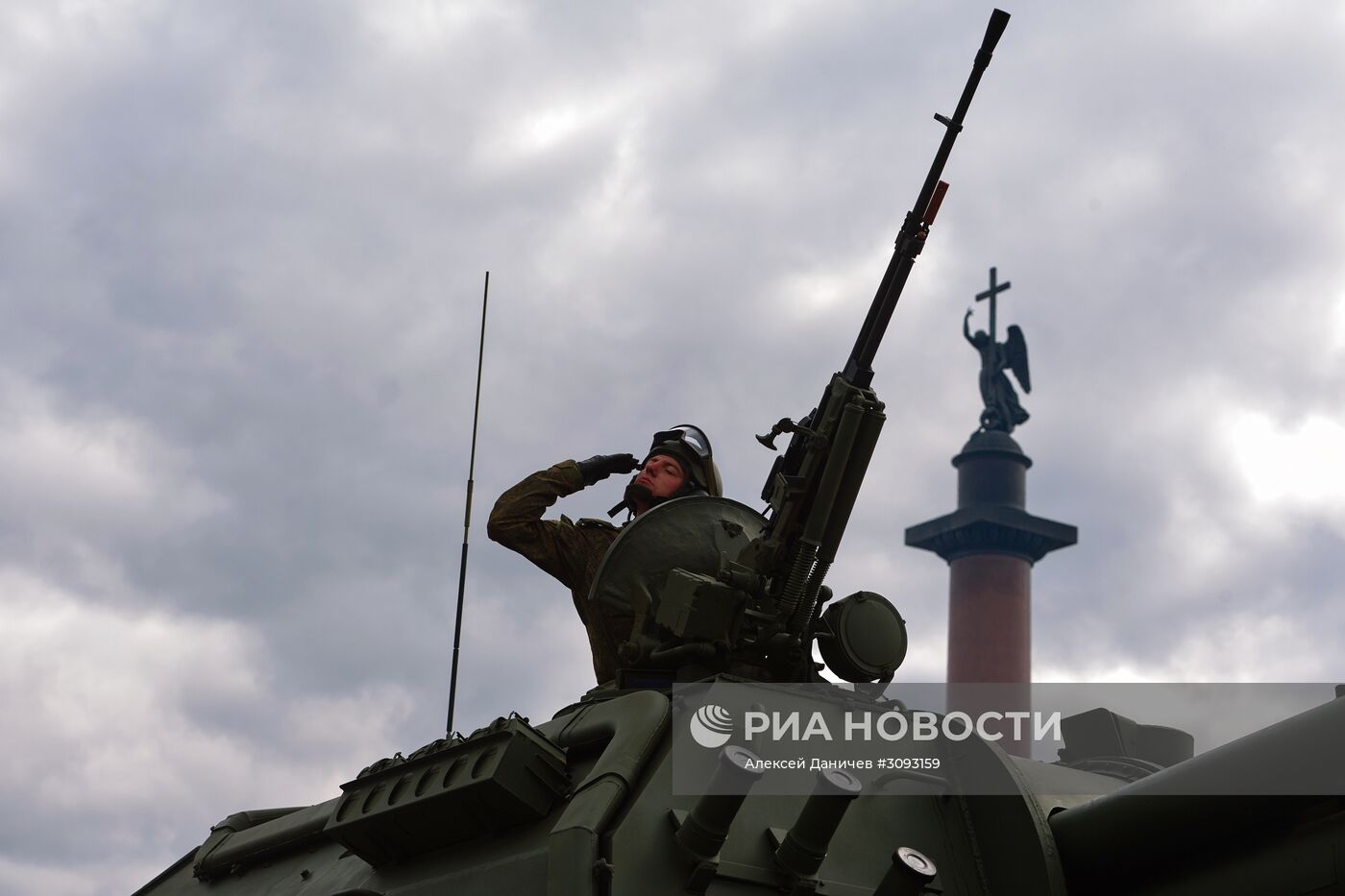 Генеральная репетиция парада Победы в Санкт-Петербурге