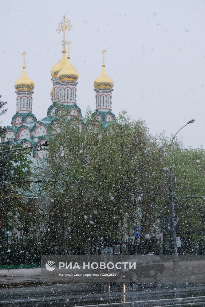 Майский снегопад в Москве