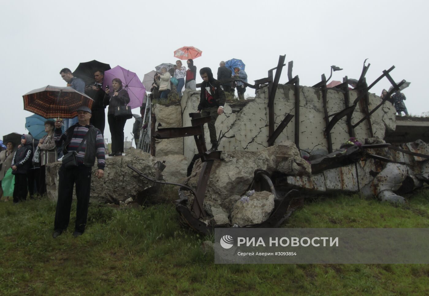 Акции памяти, посвященные Дню Победы, на Саур-Могиле в Донецкой области