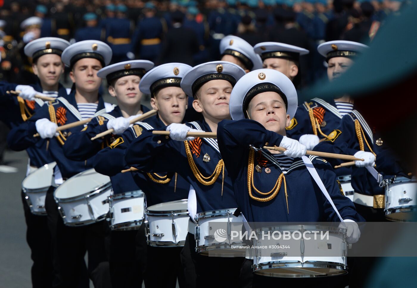 Военный парад, посвящённый 72-й годовщине Победы, в городах России