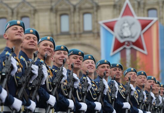 Военный парад, посвящённый 72-й годовщине Победы в ВОВ