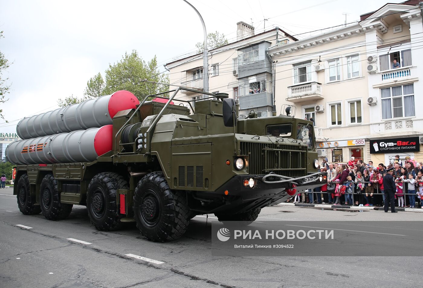 Военный парад, посвященный 72-й годовщине Победы, в городах России
