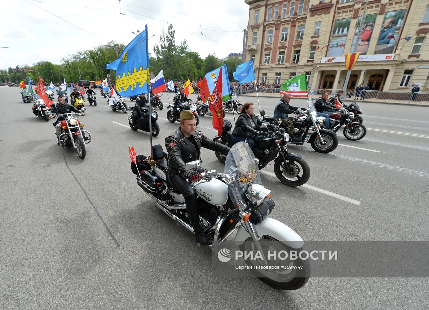 Военный парад, посвящённый 72-й годовщине Победы, в городах России