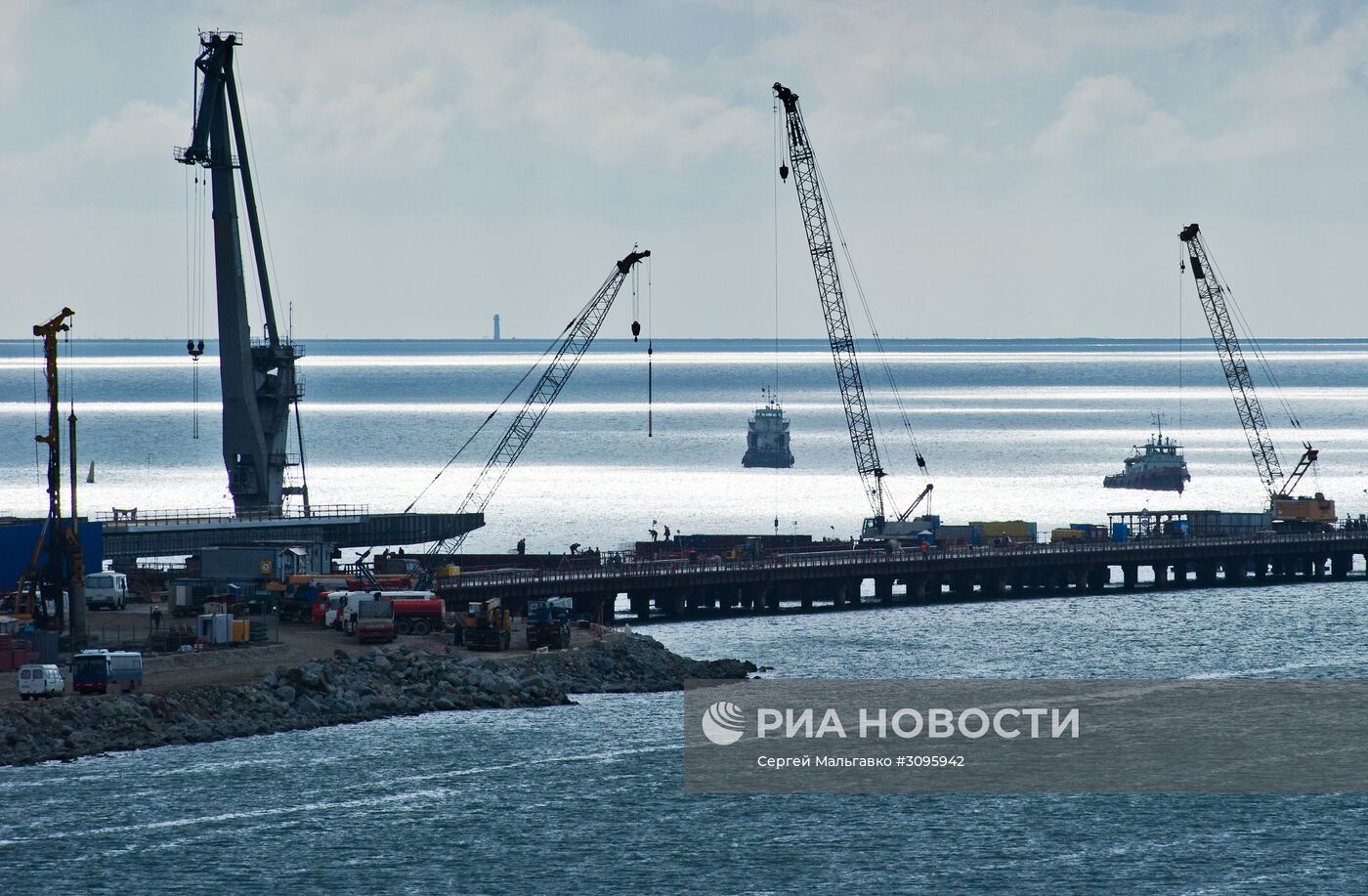 Строительство моста через Керченский пролив в Крыму