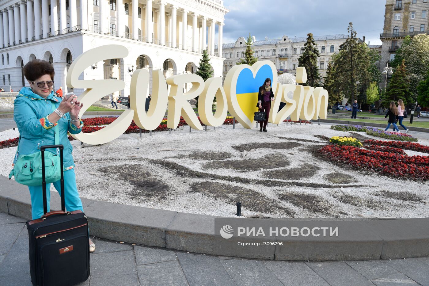 В Киеве вытоптали клумбу с символикой Евровидения